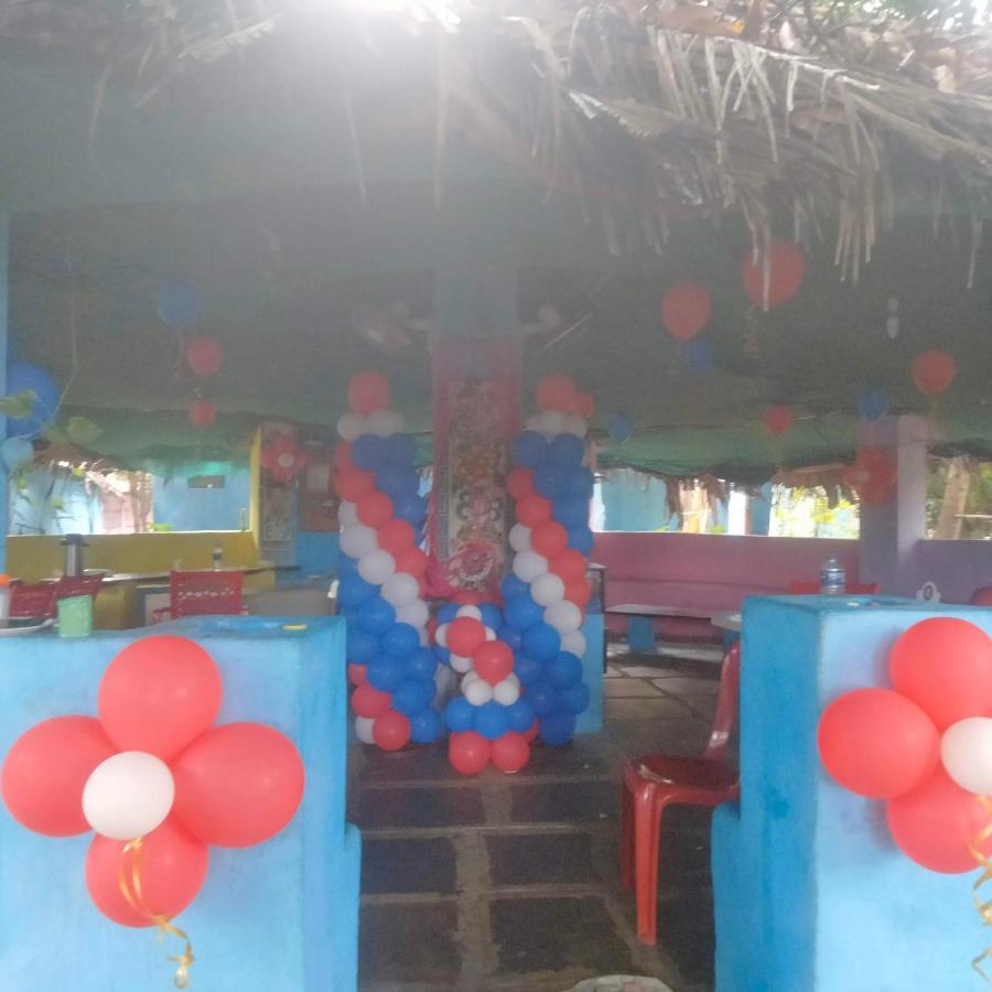 Goldengarden Cottages Hampi Bagian luar foto